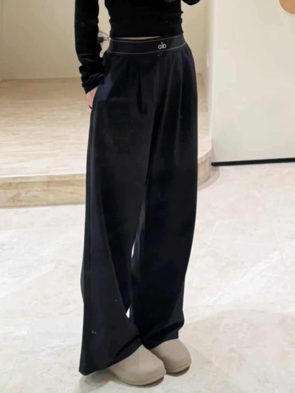 NWT Black Alo Yoga Wide Leg Trousers High Waisted Pants Comfy Travel✨ 30” inseam
